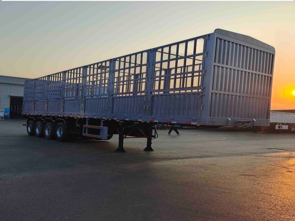 Derun 4 Axle Fence Cargo Semi Trailer håller på att avvika till Västafrika
