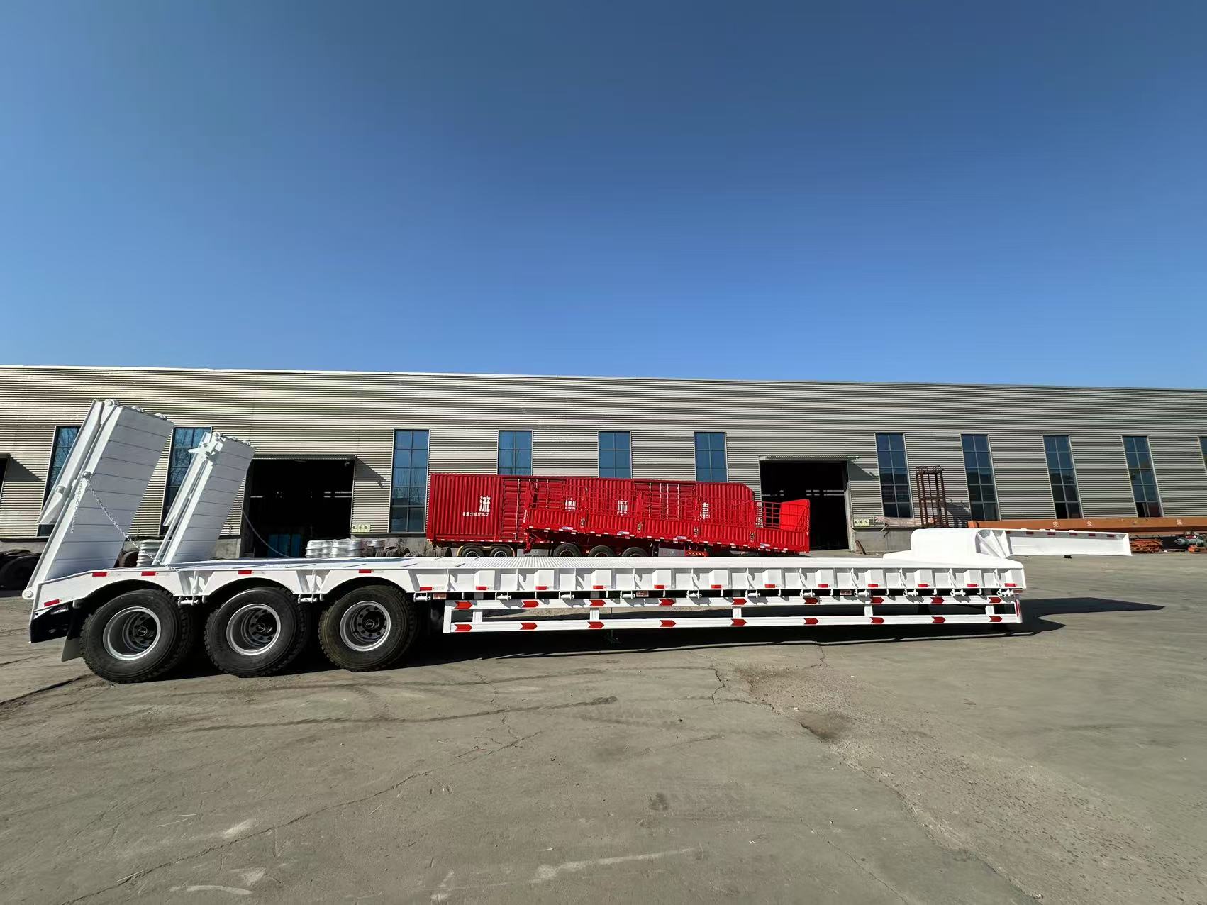 Derun Vehicle's 3 Axle Lowbed semi trailers levereras till Ghana
