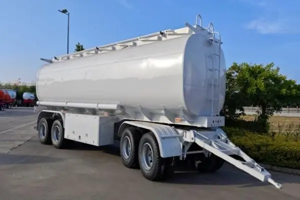 Derun 4 Axle Oil Tank Drawbar Trailer skickas till Ecuador