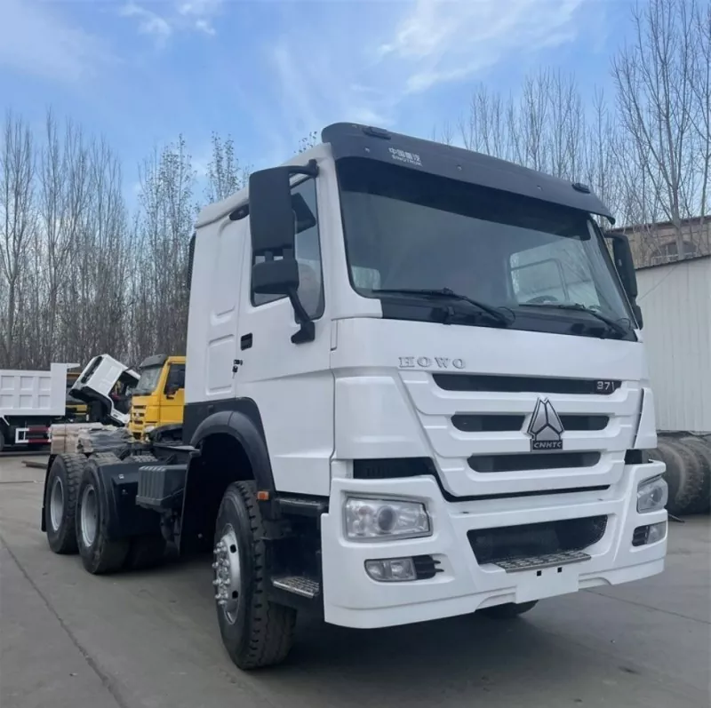 Begagnad HOWO 6x4 371HP traktortruck